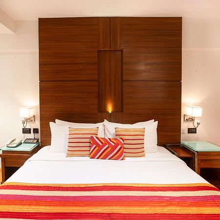 Hotel Bawa Continental Мумбаи Экстерьер фото