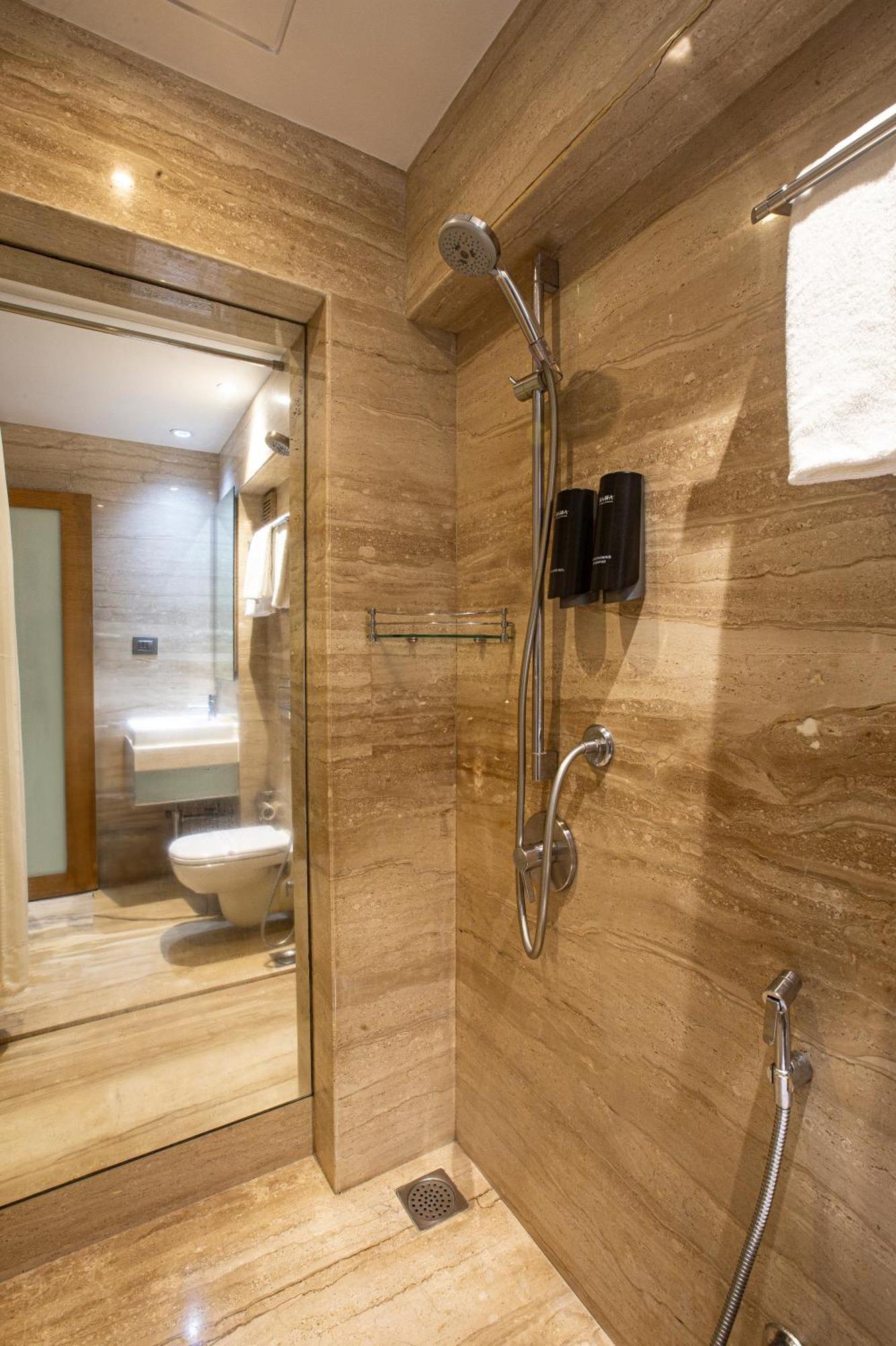 Hotel Bawa Continental Мумбаи Экстерьер фото