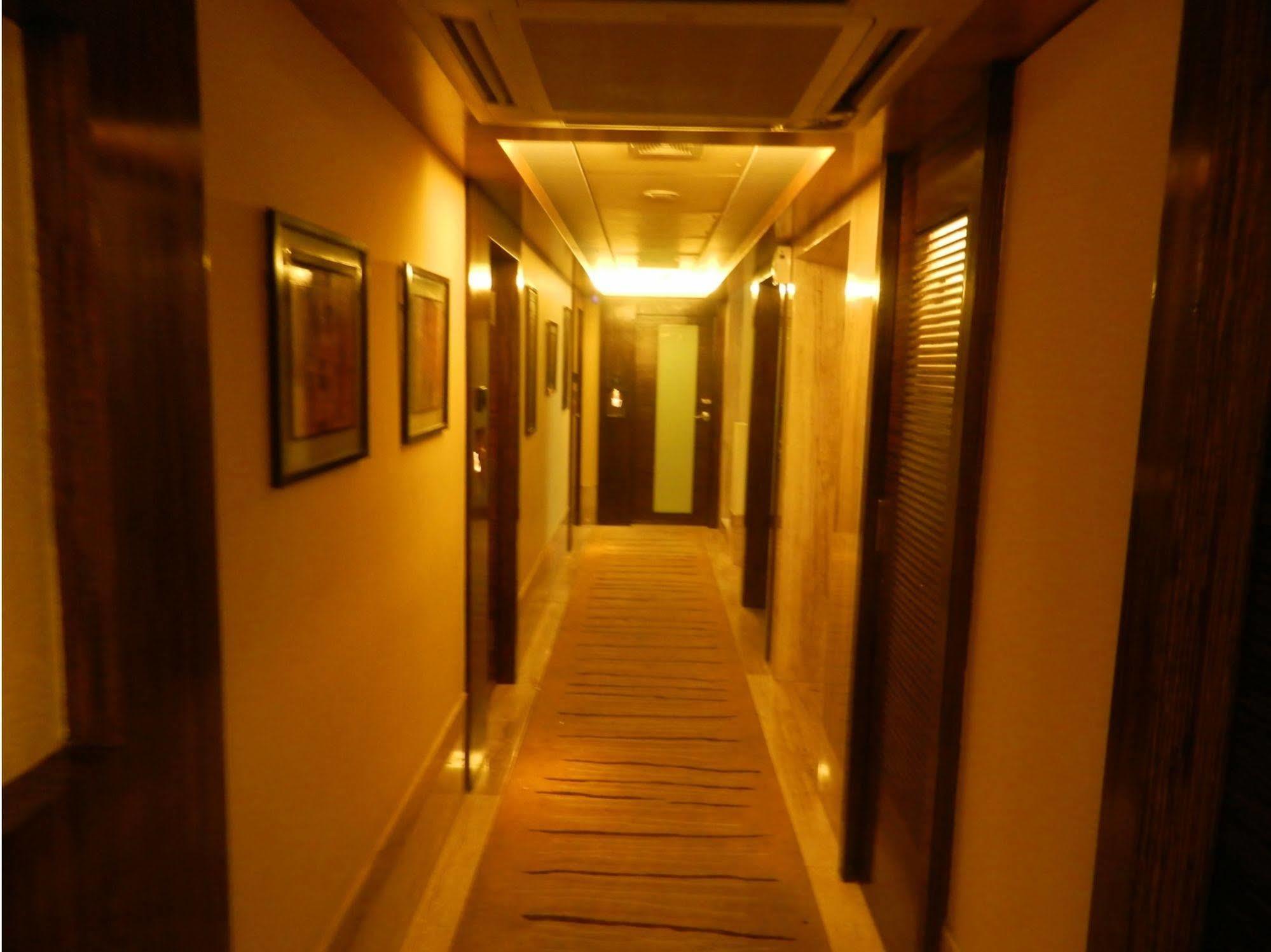 Hotel Bawa Continental Мумбаи Экстерьер фото
